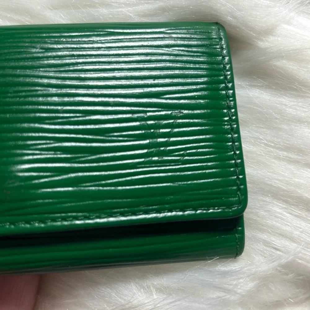 Louis Vuitton Green Epi Leather- Compact Key/Card Holder - Picture 11 of 12